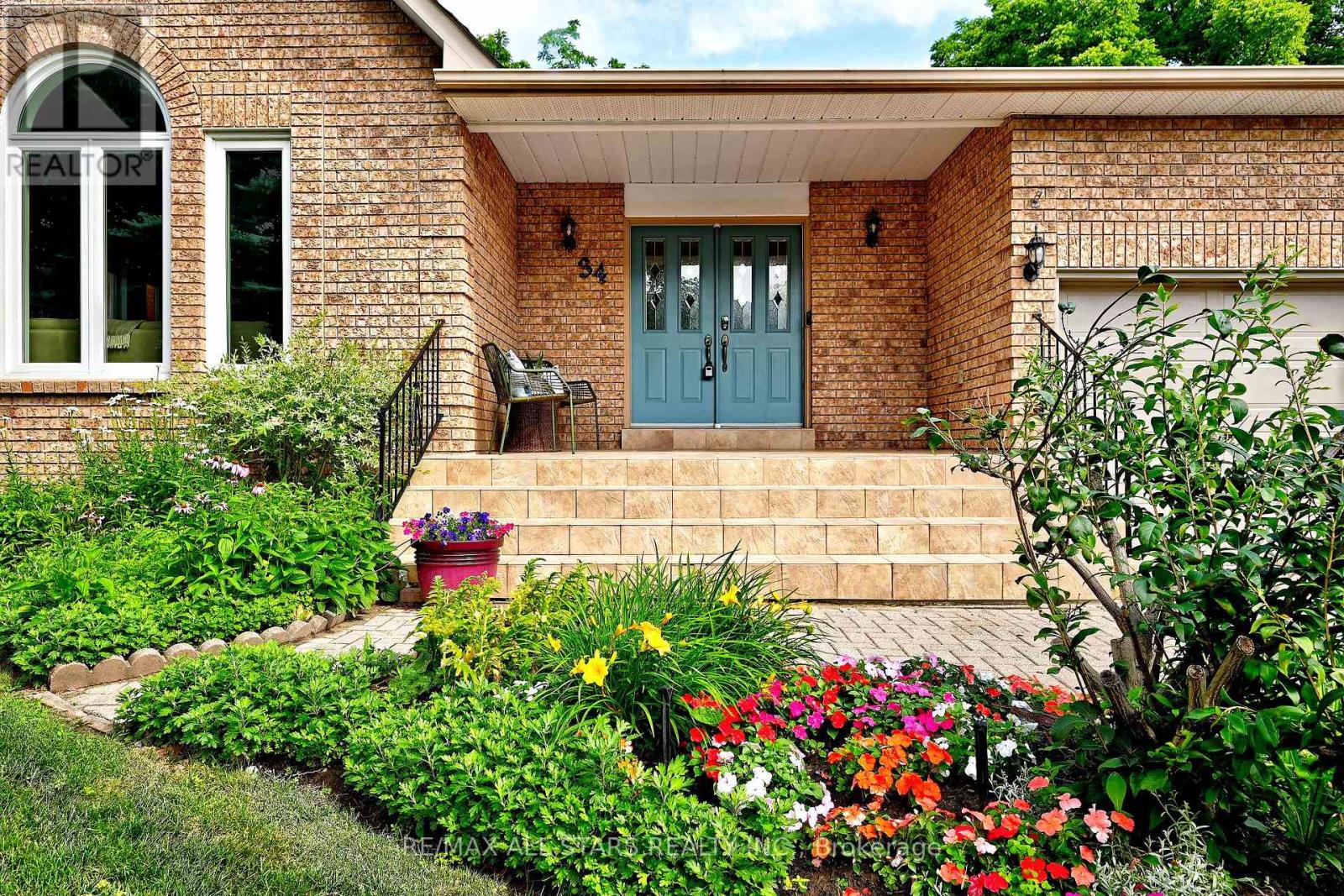 34 Captain Armstrong Lane, Markham, Ontario  L3P 3C9 - Photo 2 - N13682944