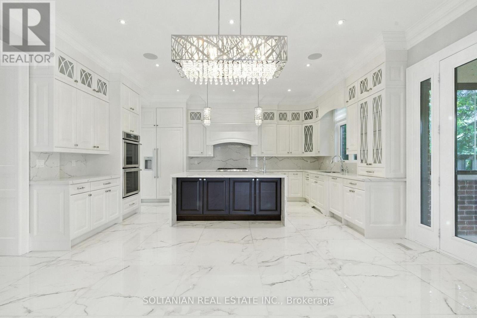 74 Yongehurst Road, Richmond Hill, Ontario  L4C 3T2 - Photo 11 - N13682994