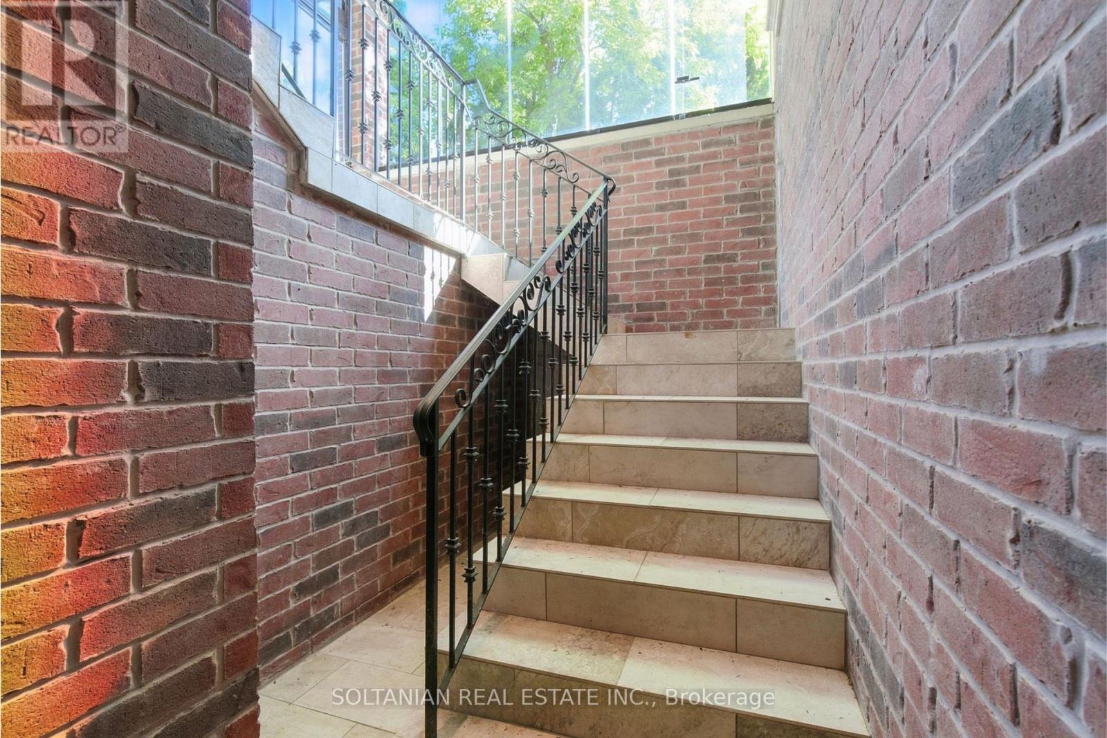 74 Yongehurst Road, Richmond Hill, Ontario  L4C 3T2 - Photo 31 - N13682994