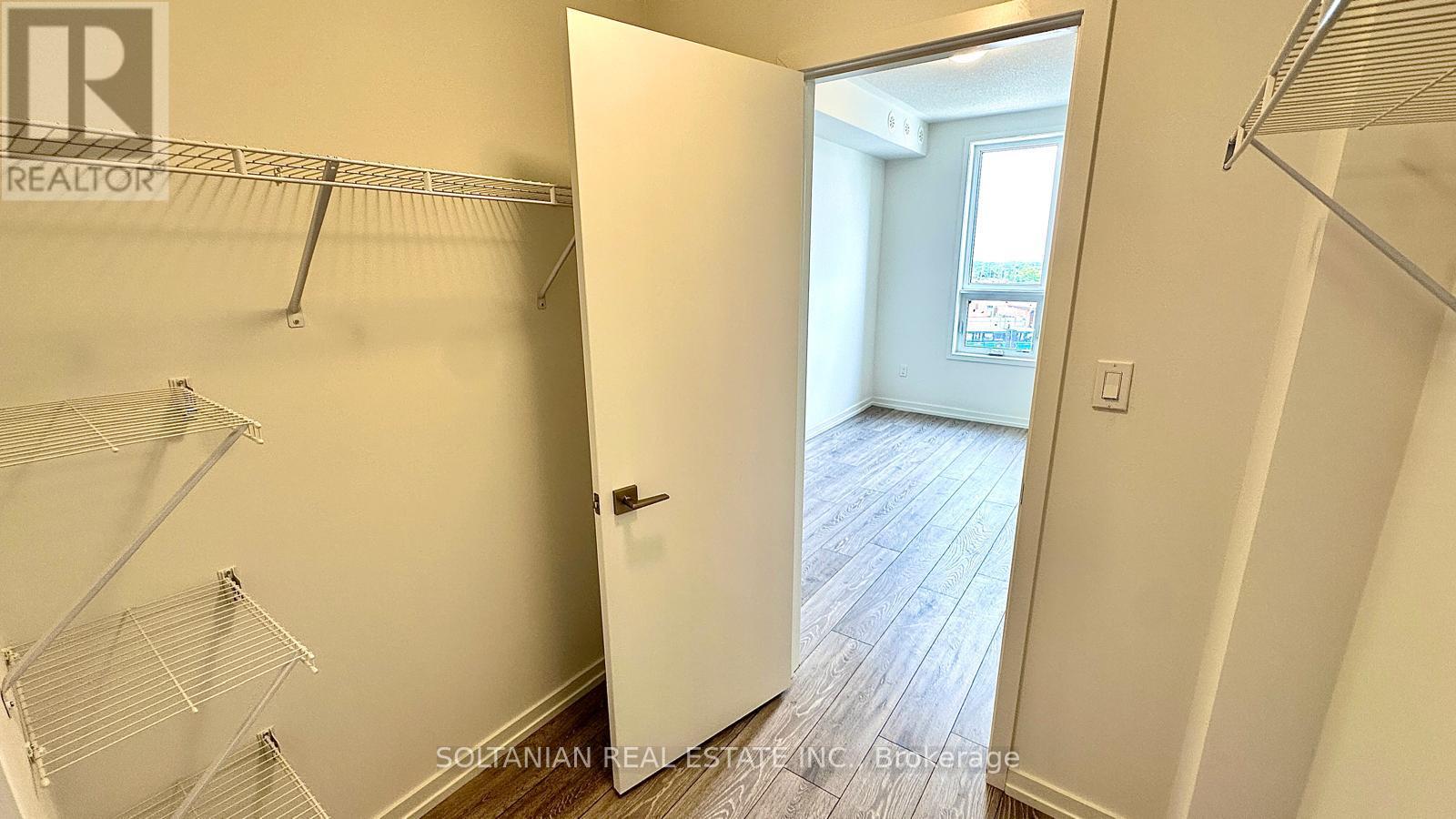 8 - 20 Lytham Green Circle, Newmarket, Ontario  L3Y 0H3 - Photo 17 - N13683028
