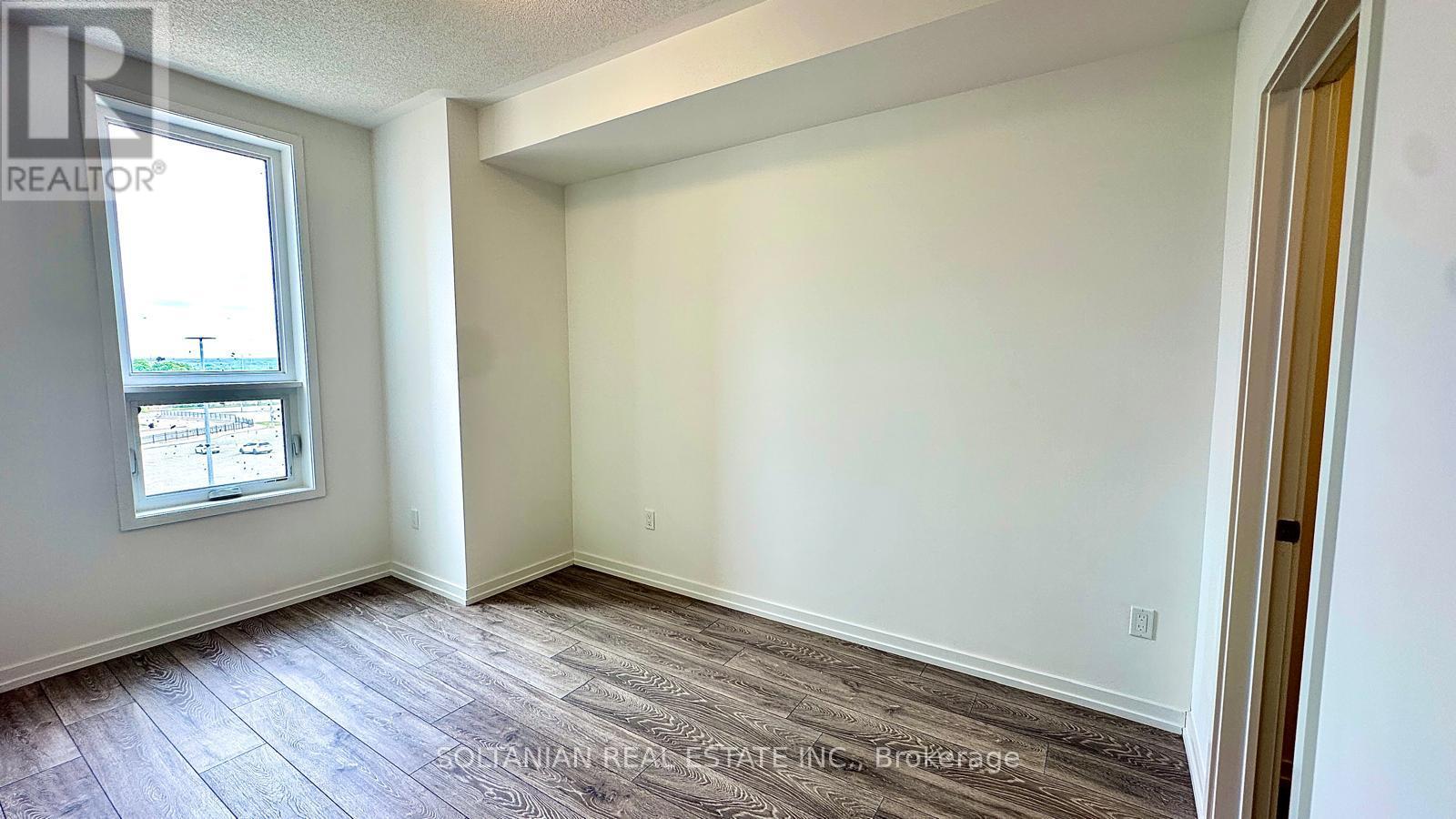 8 - 20 Lytham Green Circle, Newmarket, Ontario  L3Y 0H3 - Photo 21 - N13683028