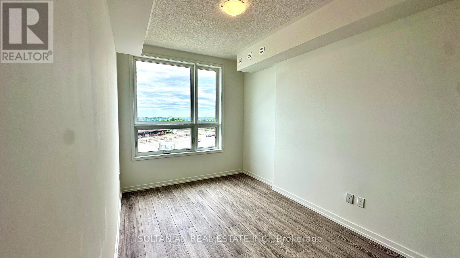 8 - 20 Lytham Green Circle, Newmarket, Ontario  L3Y 0H3 - Photo 23 - N13683028