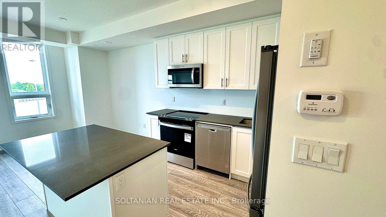 8 - 20 Lytham Green Circle, Newmarket, Ontario  L3Y 0H3 - Photo 27 - N13683028
