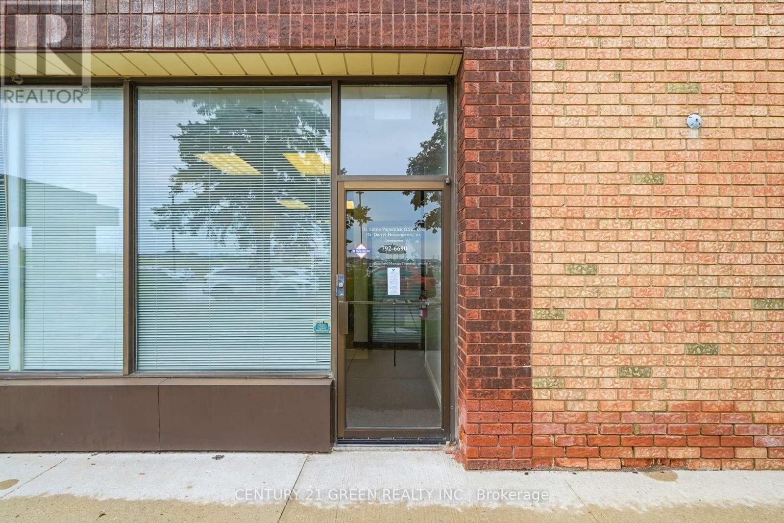 604 - 55 Cedar Pointe Drive, Barrie, Ontario  L4N 5R7 - Photo 4 - S13682950
