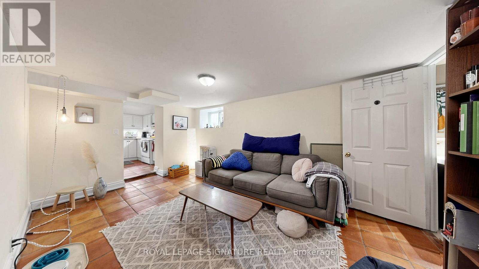 132 Marion Street, Toronto, Ontario  M6R 1E7 - Photo 13 - W13682774