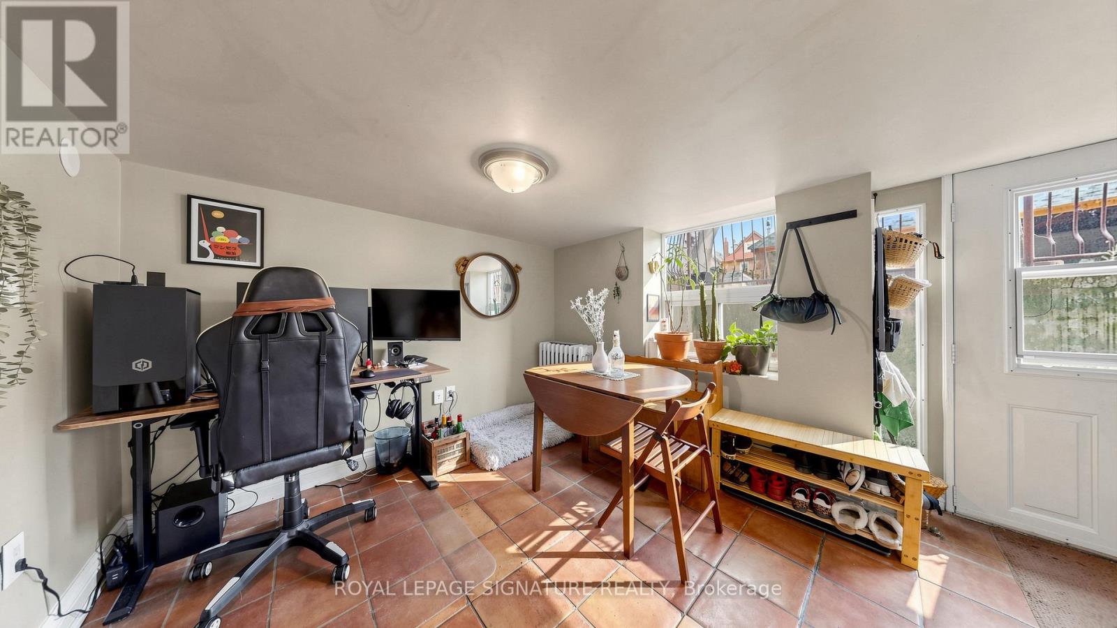 132 Marion Street, Toronto, Ontario  M6R 1E7 - Photo 16 - W13682774