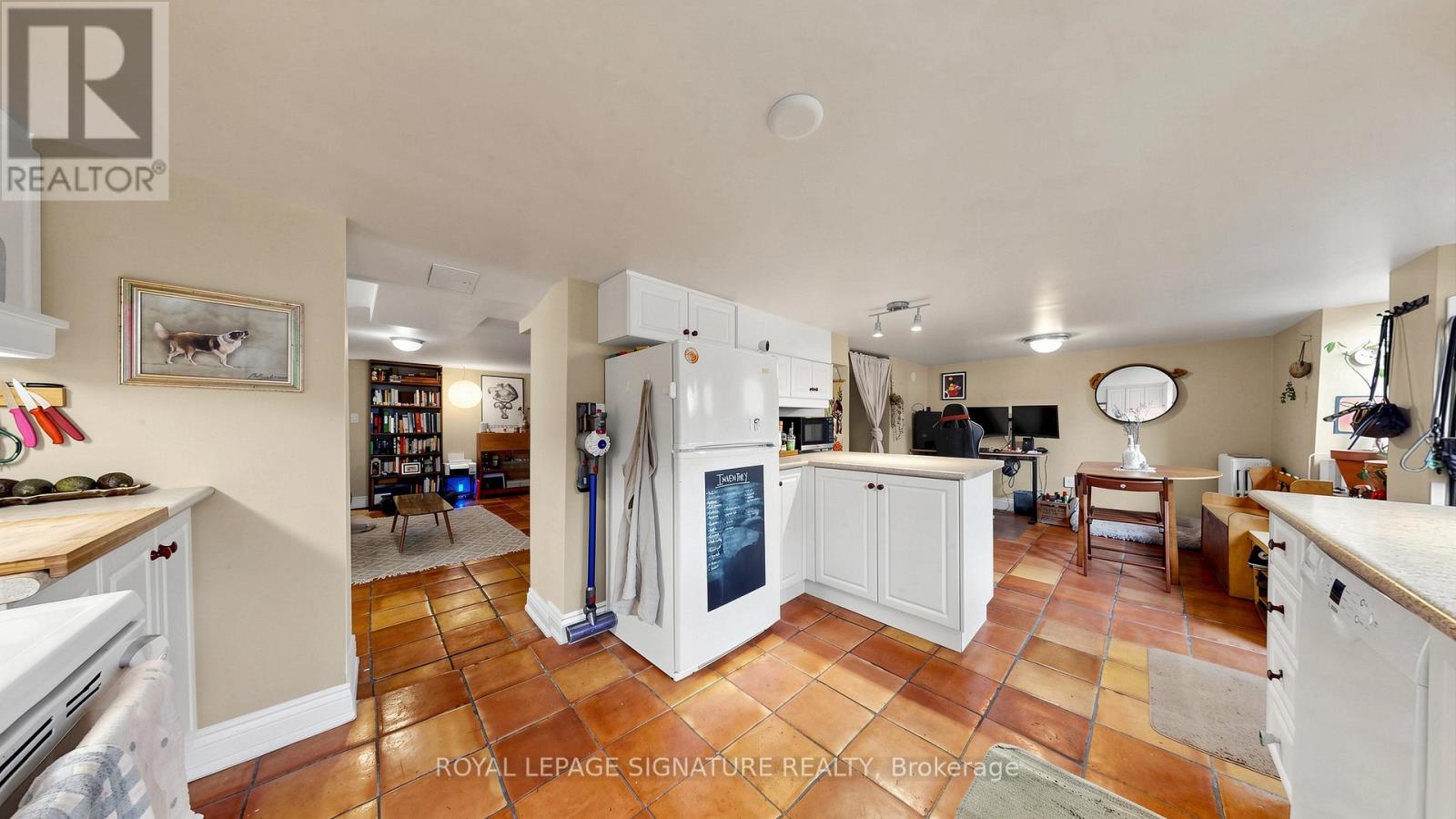 132 Marion Street, Toronto, Ontario  M6R 1E7 - Photo 18 - W13682774