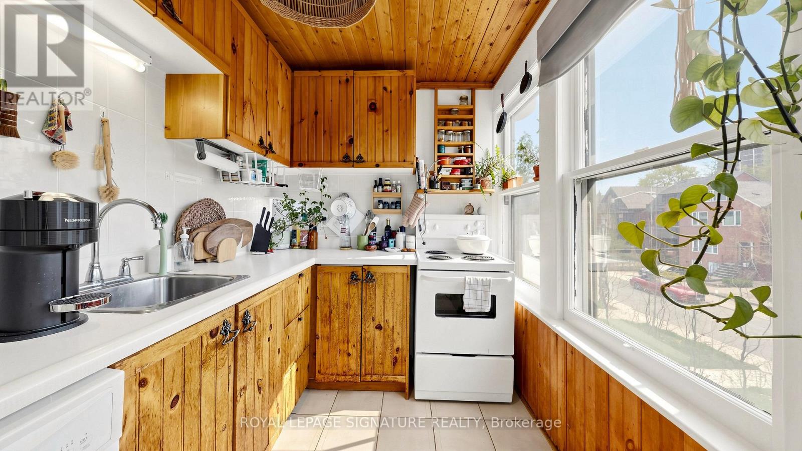 132 Marion Street, Toronto, Ontario  M6R 1E7 - Photo 26 - W13682774