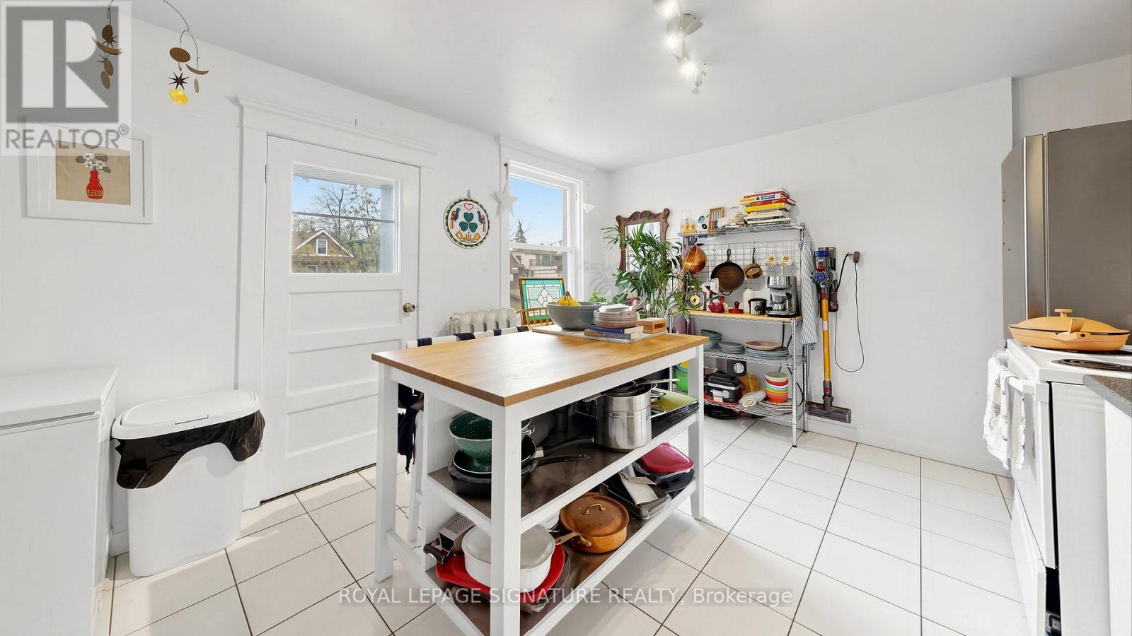 132 Marion Street, Toronto, Ontario  M6R 1E7 - Photo 32 - W13682774