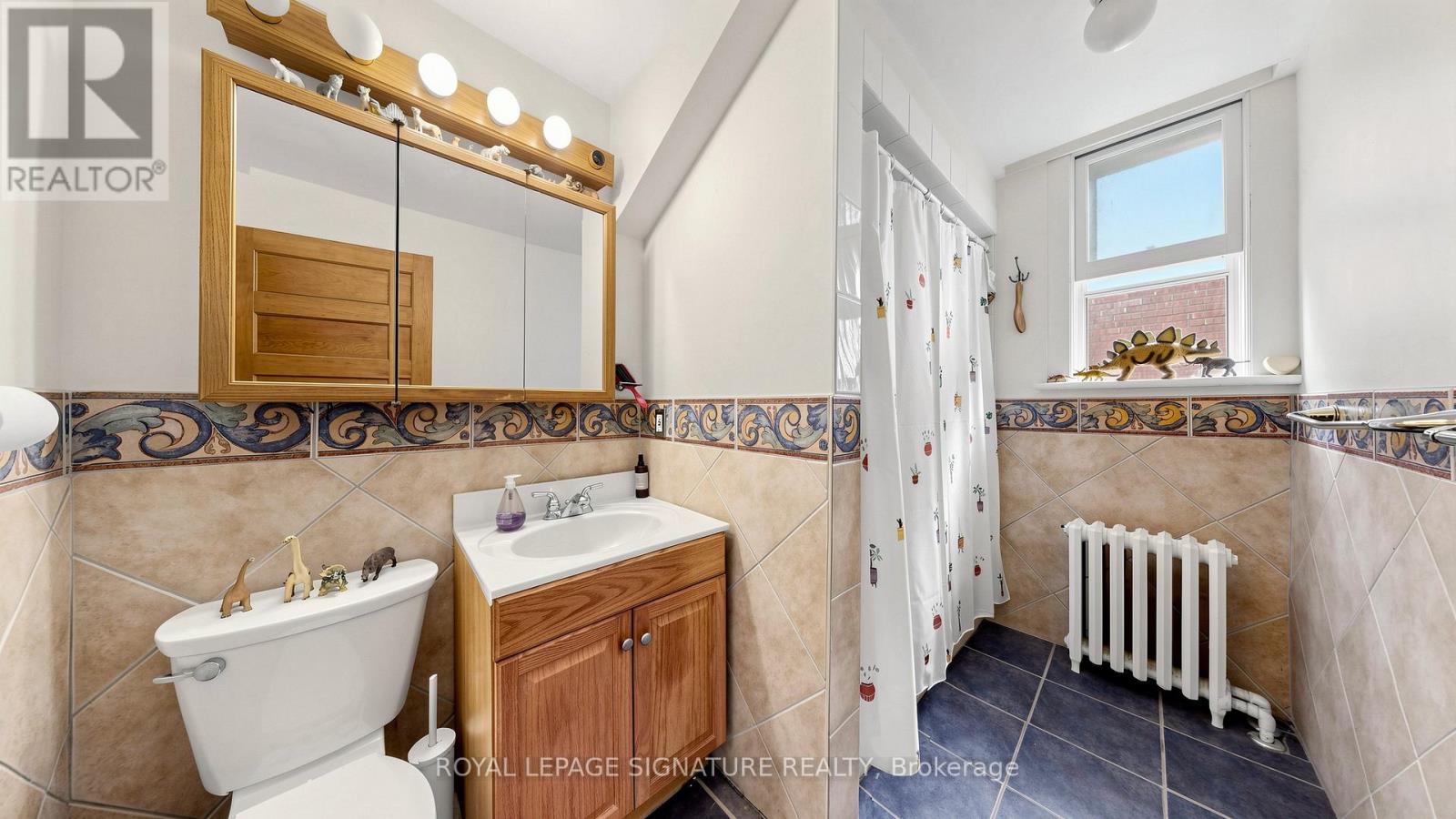 132 Marion Street, Toronto, Ontario  M6R 1E7 - Photo 38 - W13682774