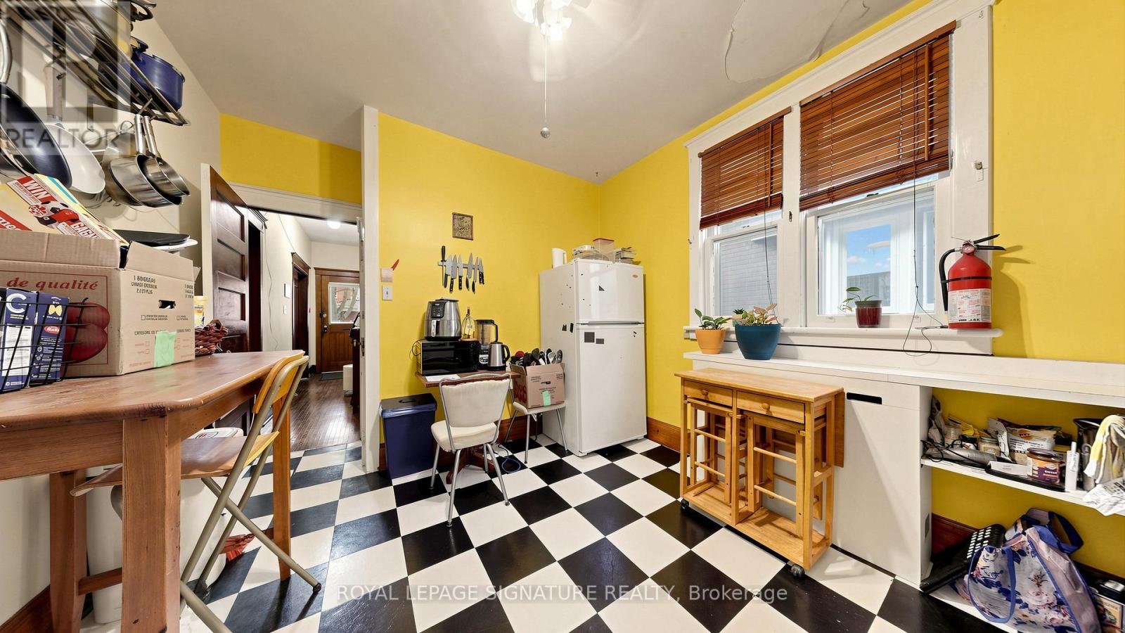 132 Marion Street, Toronto, Ontario  M6R 1E7 - Photo 6 - W13682774