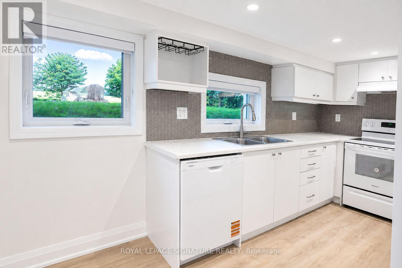 Basement Unit 2 - 64 Twenty Third Street, Toronto, Ontario  M8V 3N1 - Photo 6 - W13682780