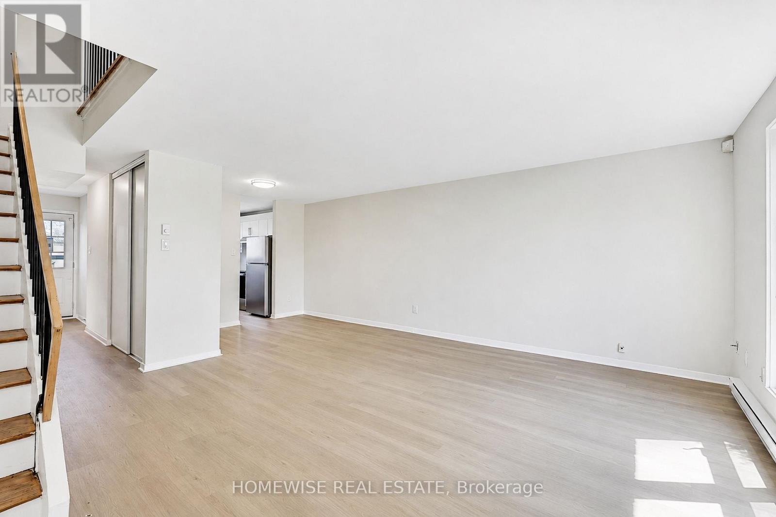 24 - 1400 Winding Trail, Mississauga, Ontario L4X 1W9 - Photo 4 - W13682828