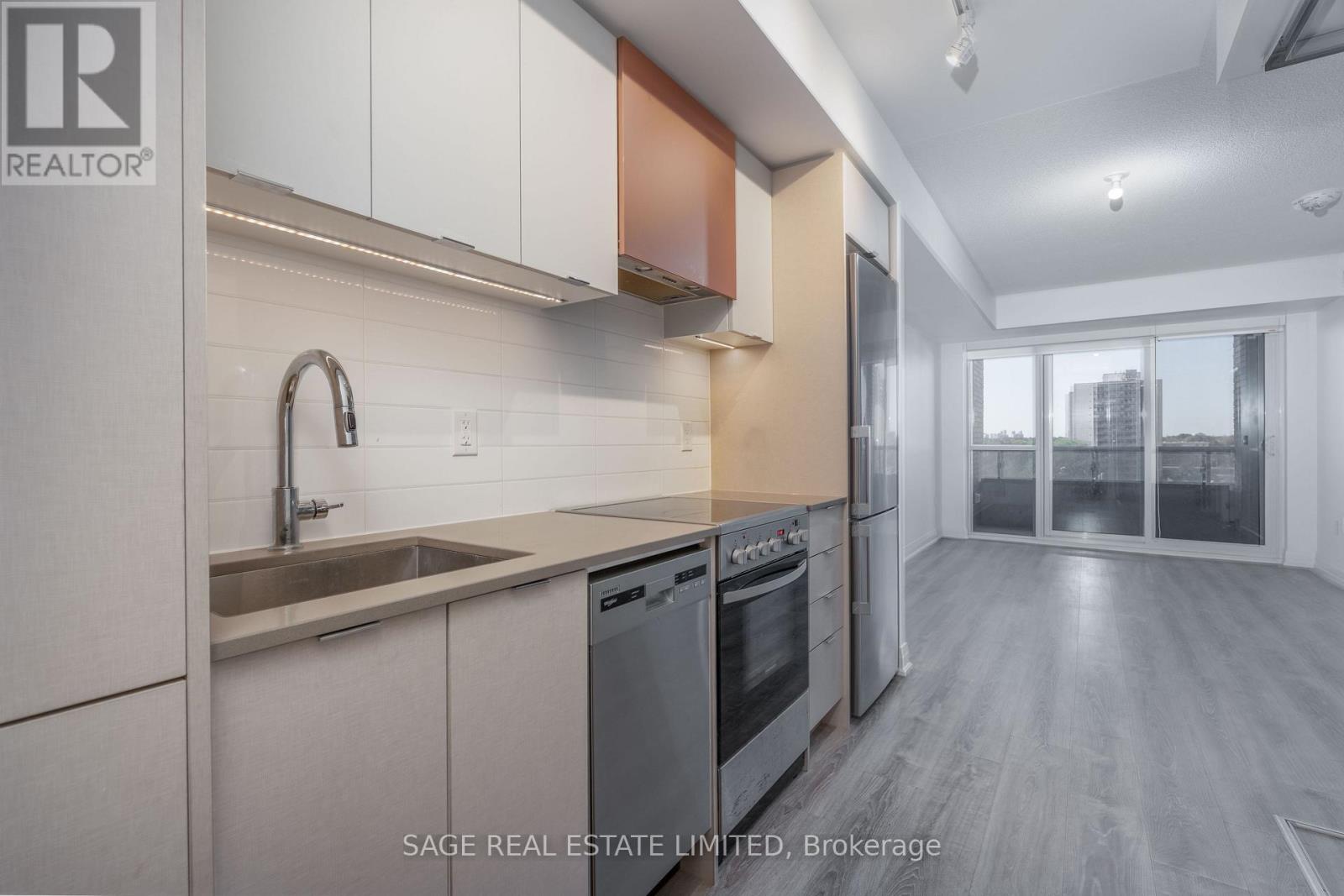 625 - 10 Gibbs Road, Toronto, Ontario  M9B 0E2 - Photo 3 - W13682904