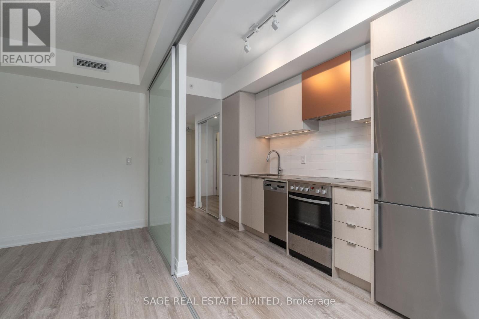 625 - 10 Gibbs Road, Toronto, Ontario  M9B 0E2 - Photo 4 - W13682904
