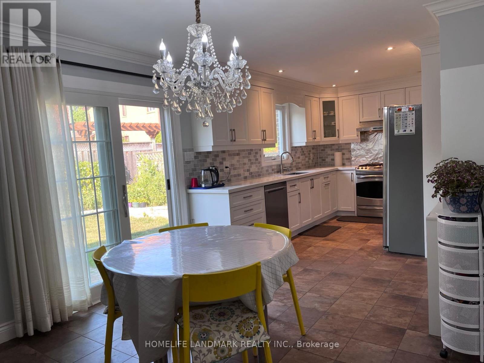 279 River Oaks Boulevard W, Oakville, Ontario  L6H 3V2 - Photo 8 - W13682908