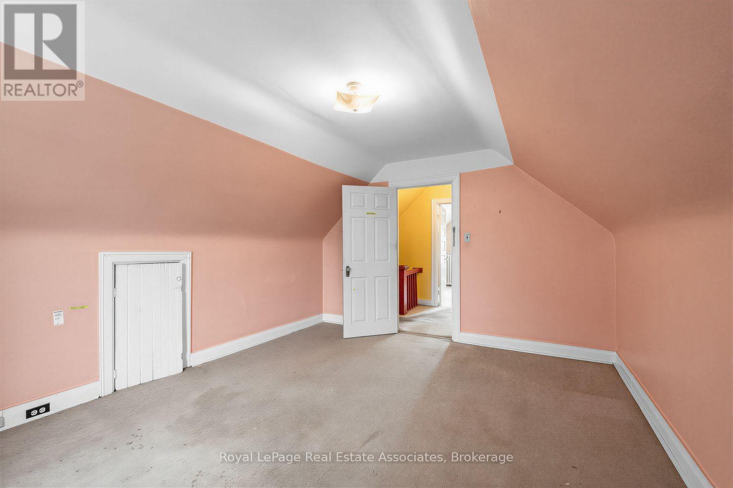 36 Galley Avenue, Toronto, Ontario  M6R 1G8 - Photo 11 - W13682998