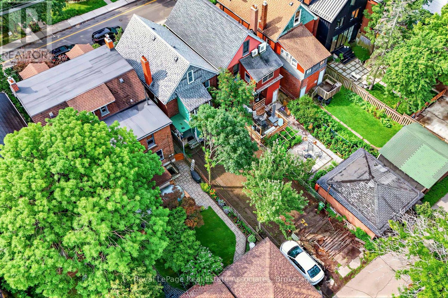 36 Galley Avenue, Toronto, Ontario  M6R 1G8 - Photo 3 - W13682998