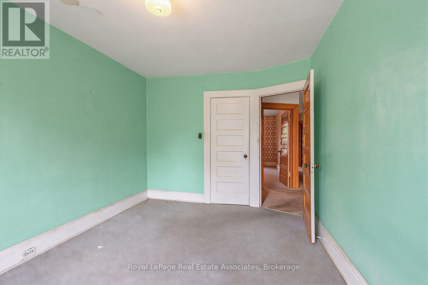 36 Galley Avenue, Toronto, Ontario  M6R 1G8 - Photo 9 - W13682998