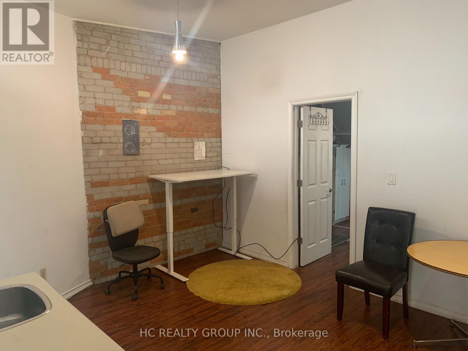 Upper 2 - 92 Pembroke Street, Toronto, Ontario M5A 2N8 - Photo 2 - C13680486