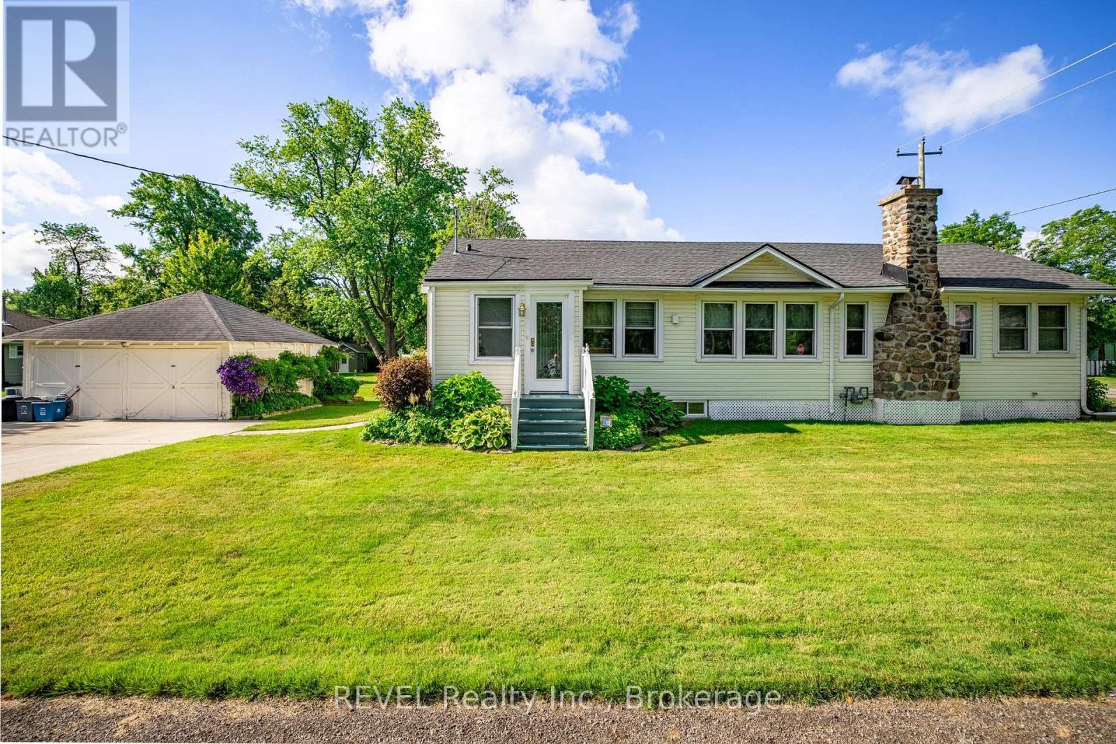 70 BERNARD AVENUE, Fort Erie, Ontario
