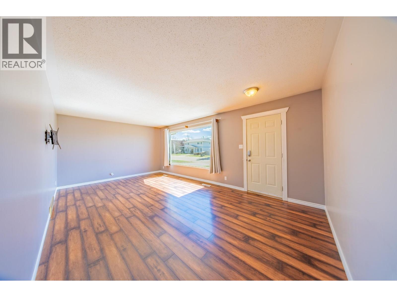 9720 103 Avenue, Fort St. John, British Columbia  V1J 2H1 - Photo 6 - R3124335