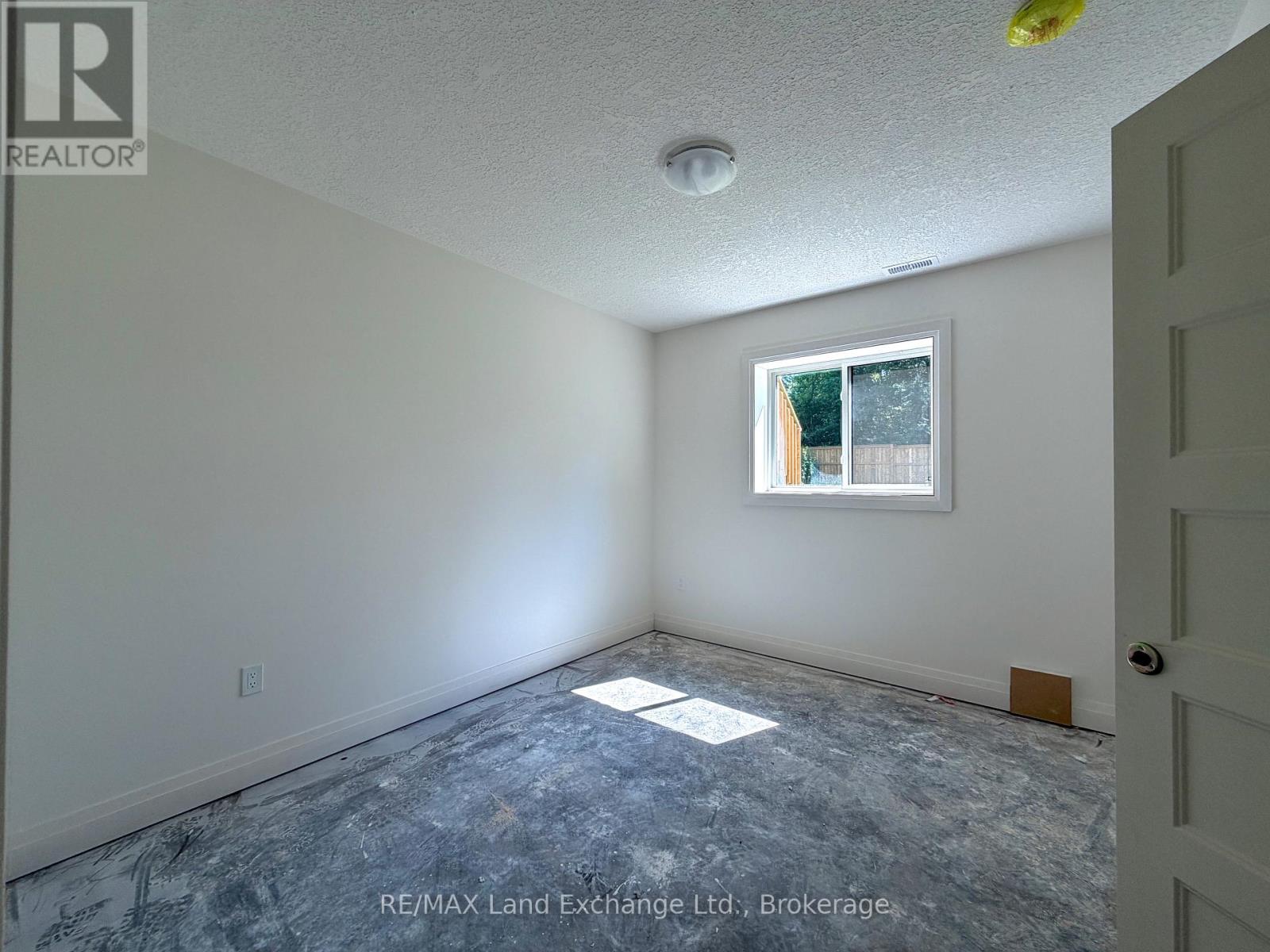 660 Devonshire Road, Saugeen Shores, Ontario  N0H 2C3 - Photo 12 - X13060028