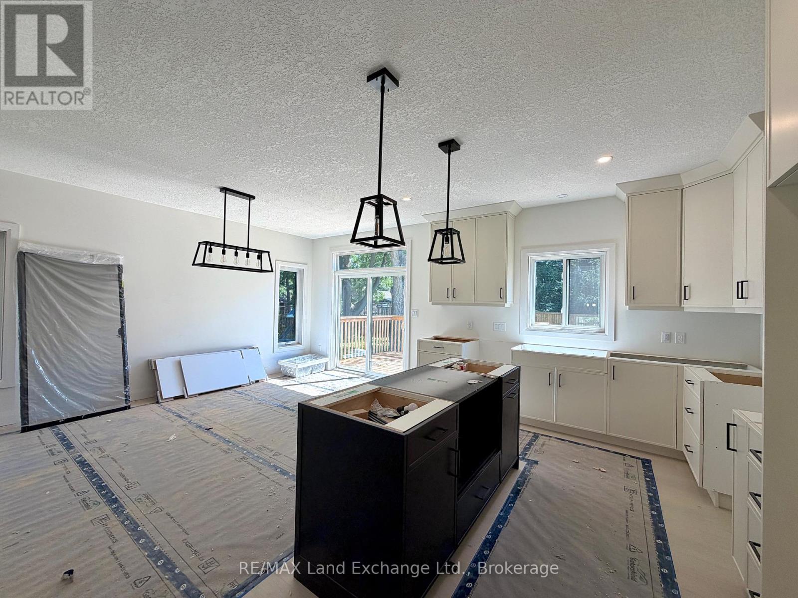 660 Devonshire Road, Saugeen Shores, Ontario  N0H 2C3 - Photo 4 - X13060028