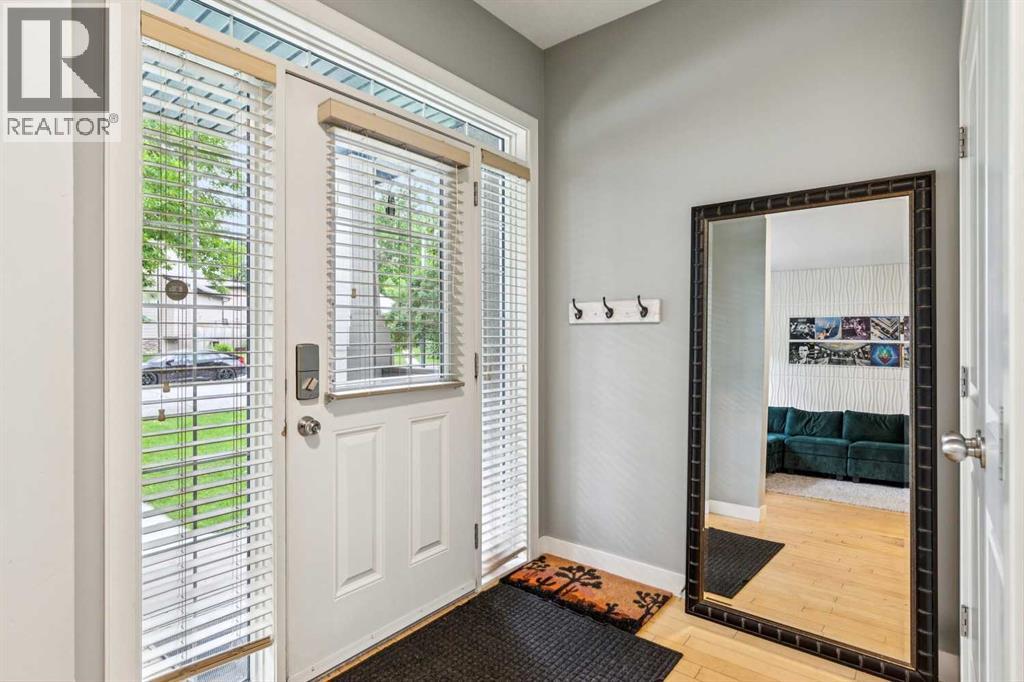 1046 Rundle Crescent NE, Calgary, Alberta  T2E 5M2 - Photo 4 - A2329331