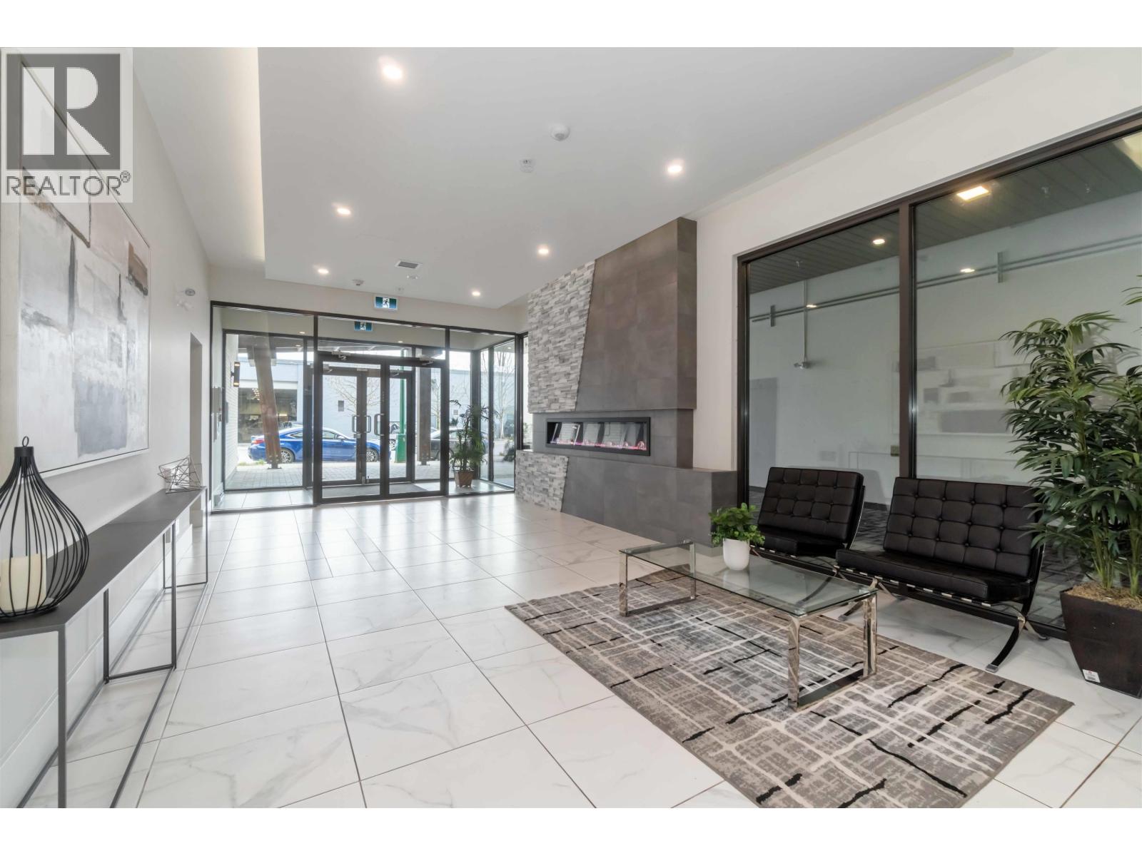 409 1633 Tatlow Avenue, North Vancouver, British Columbia  V7P 2Z8 - Photo 2 - R3156206