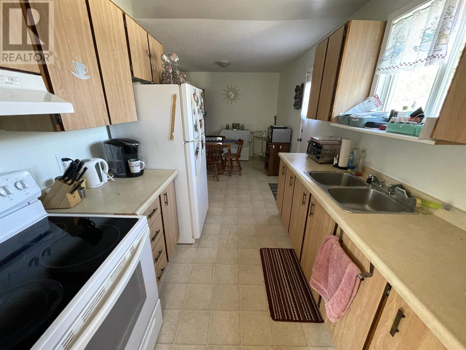 43 Capillo Rd, Elliot Lake, Ontario  P5A 2Z5 - Photo 4 - SM262202