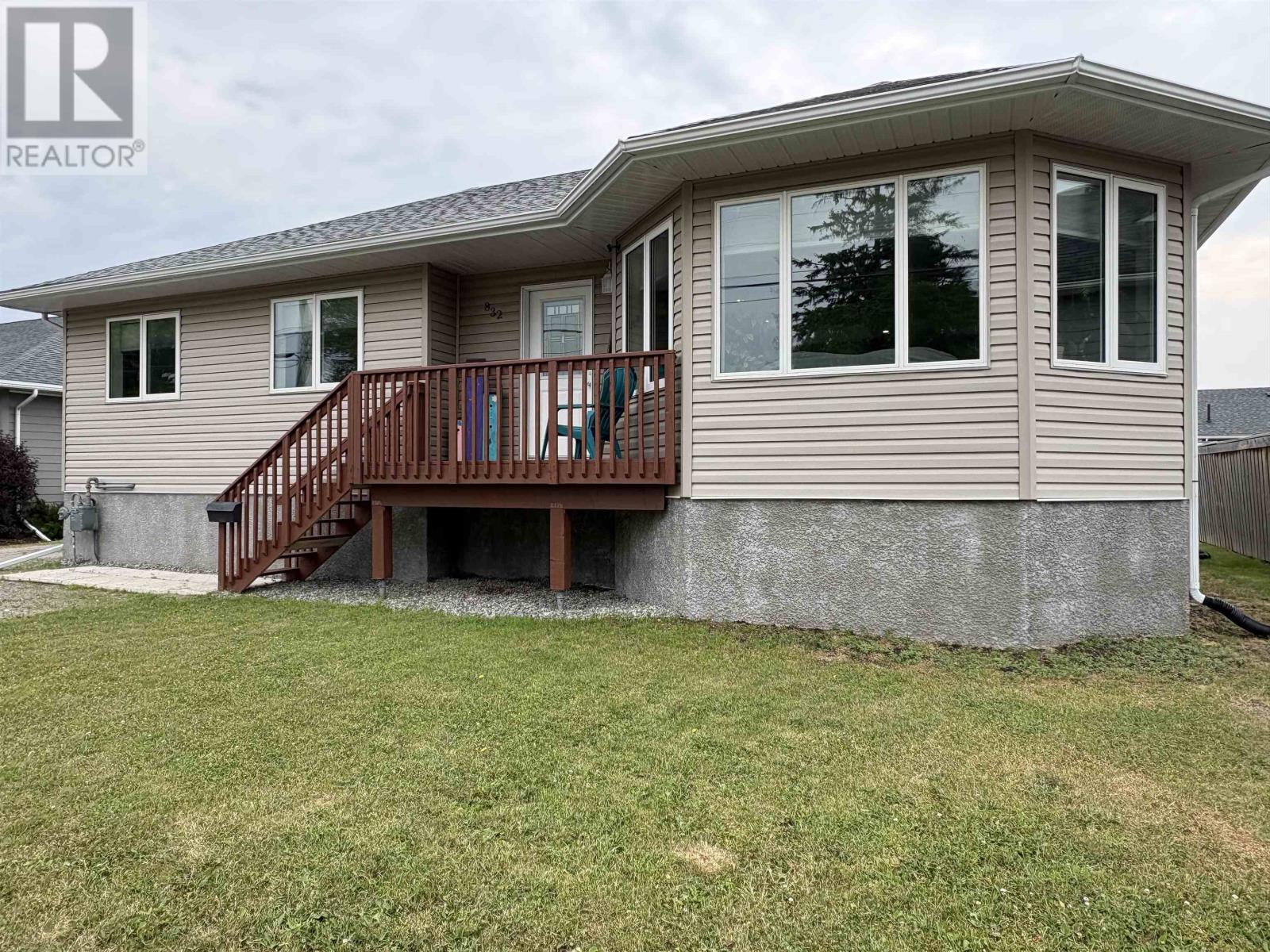 832 Williams Ave, Fort Frances, Ontario  P9A 0A5 - Photo 2 - TB2602000