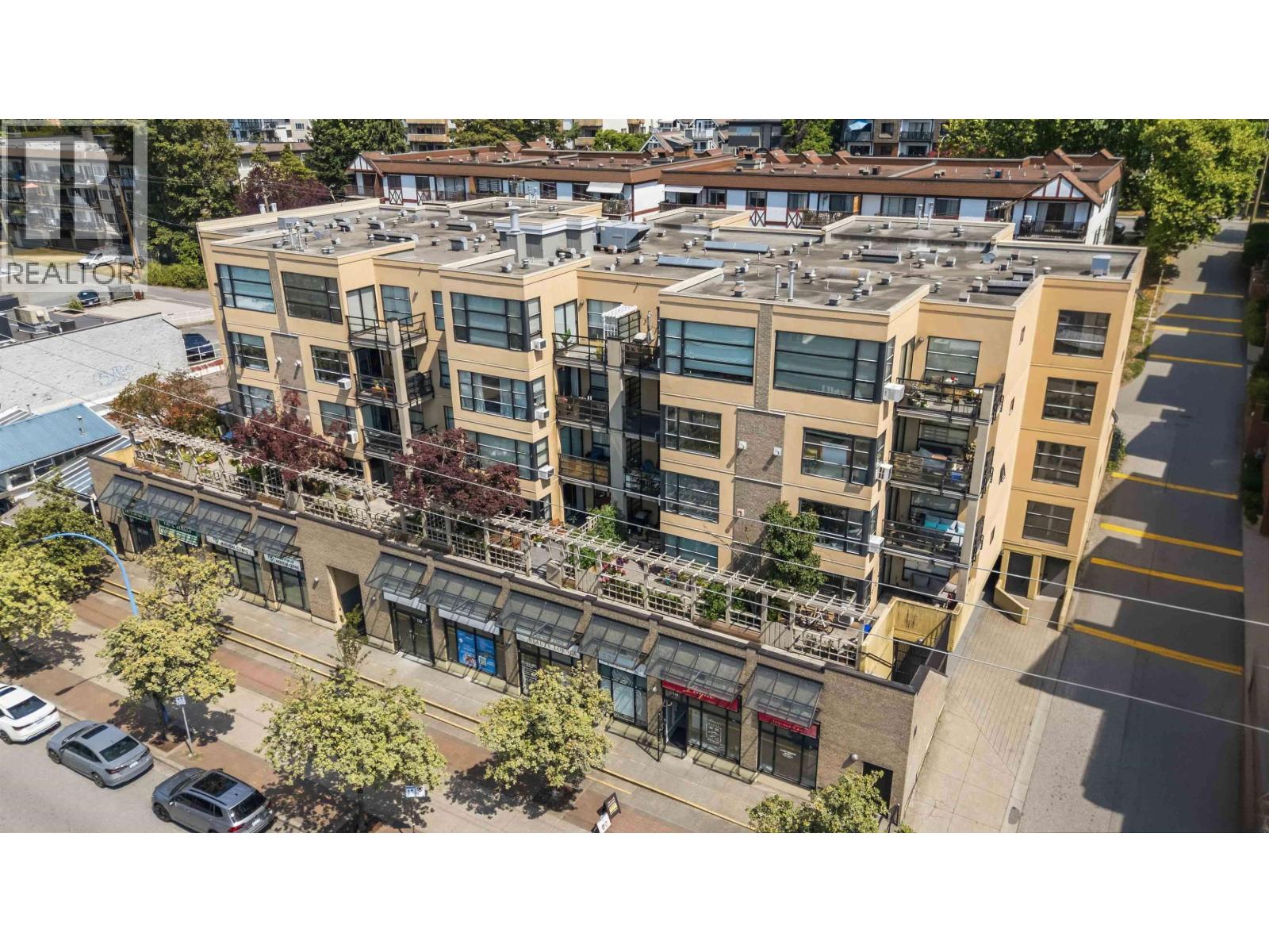 305 124 W 3RD STREET, North Vancouver, British Columbia