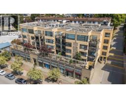 305 124 W 3RD STREET, North Vancouver, British Columbia