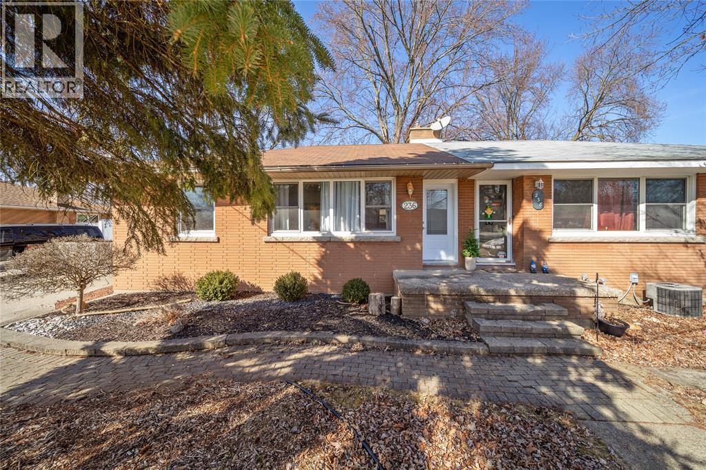 236 Paget Street, St Clair, Ontario  N0N 1G0 - Photo 1 - 26020023