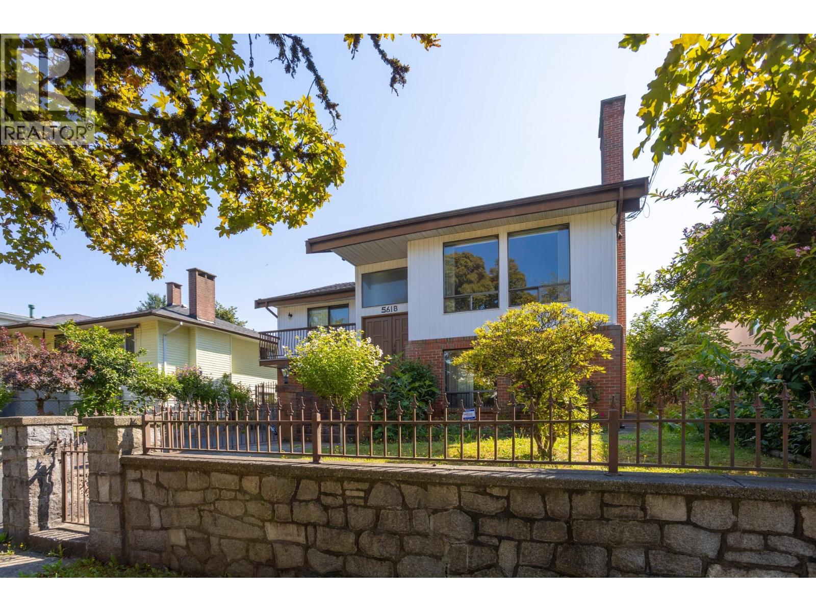 5618 LANCASTER STREET, Vancouver, British Columbia