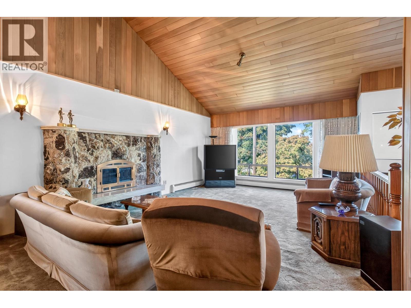 5618 Lancaster Street, Vancouver, British Columbia V5R 4A5 - Photo 6 - R3156066