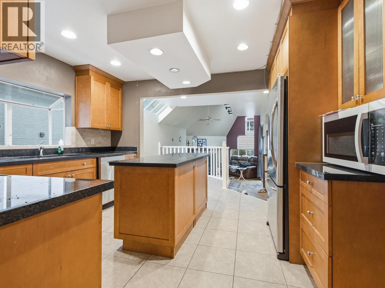 4154 Mcgill Street, Burnaby, British Columbia  V5C 1M8 - Photo 4 - R3156220