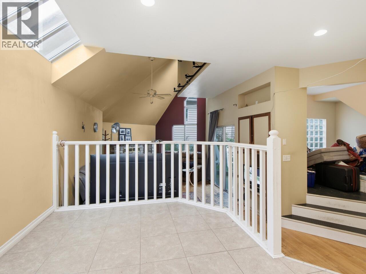 4154 Mcgill Street, Burnaby, British Columbia  V5C 1M8 - Photo 6 - R3156220