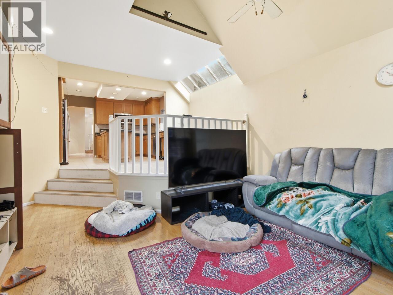 4154 Mcgill Street, Burnaby, British Columbia  V5C 1M8 - Photo 8 - R3156220