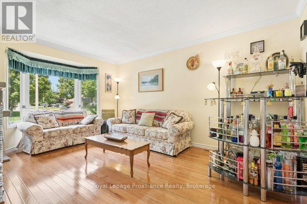 14 Parker Drive, Quinte West, Ontario  K8V 6M9 - Photo 7 - X13683112
