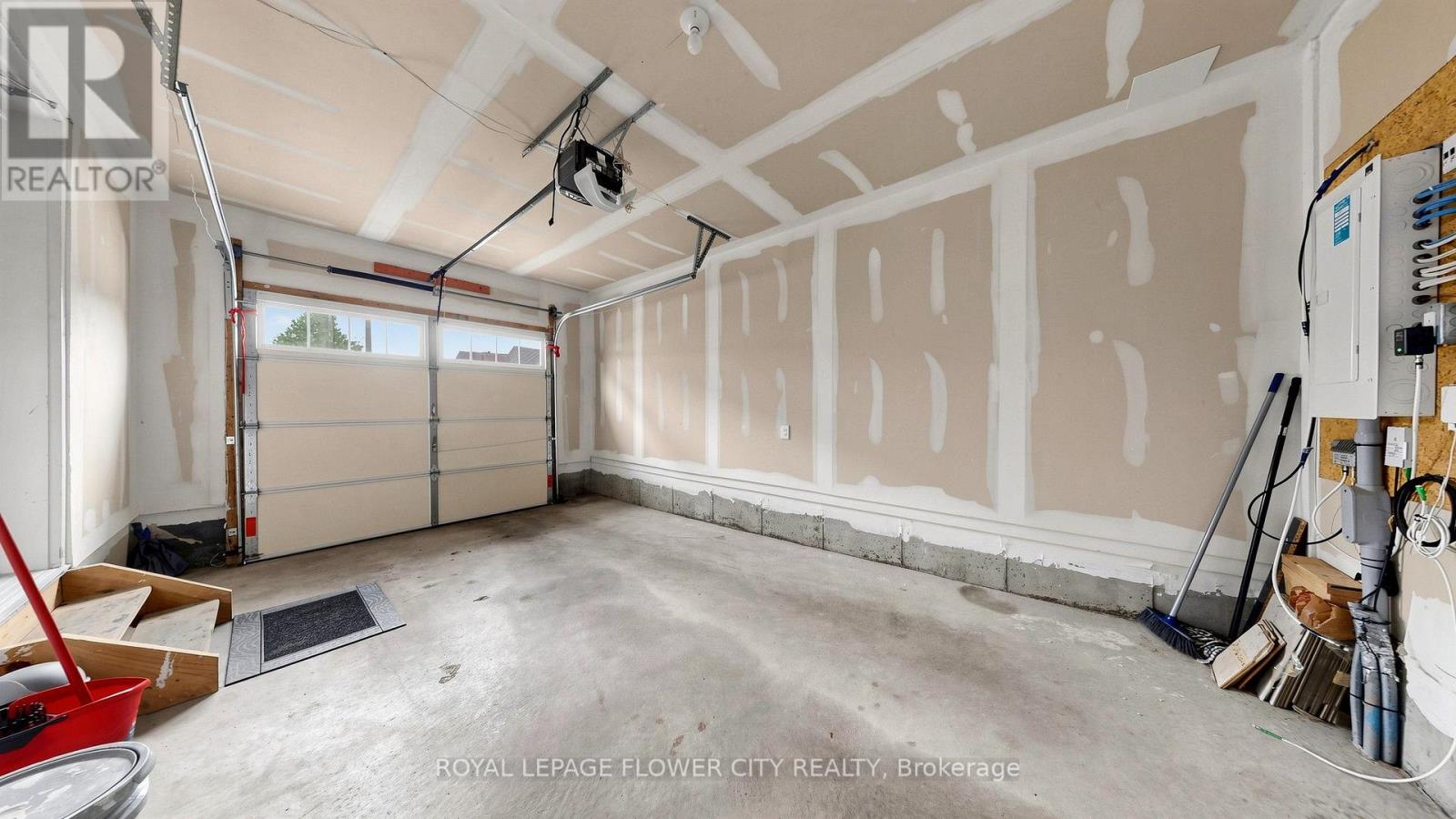 2 - 2500 Hill Rise Court, Oshawa, Ontario L1L 0M6 - Photo 25 - E13683166