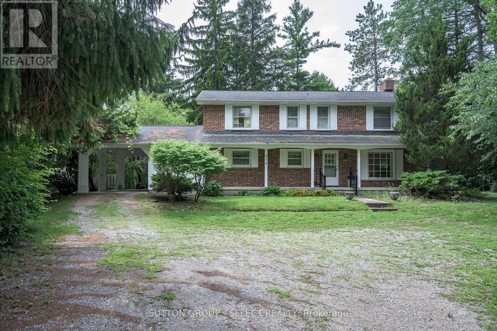 850 Commissioners Road W, London South, Ontario  N6K 1C2 - Photo 1 - X13683182
