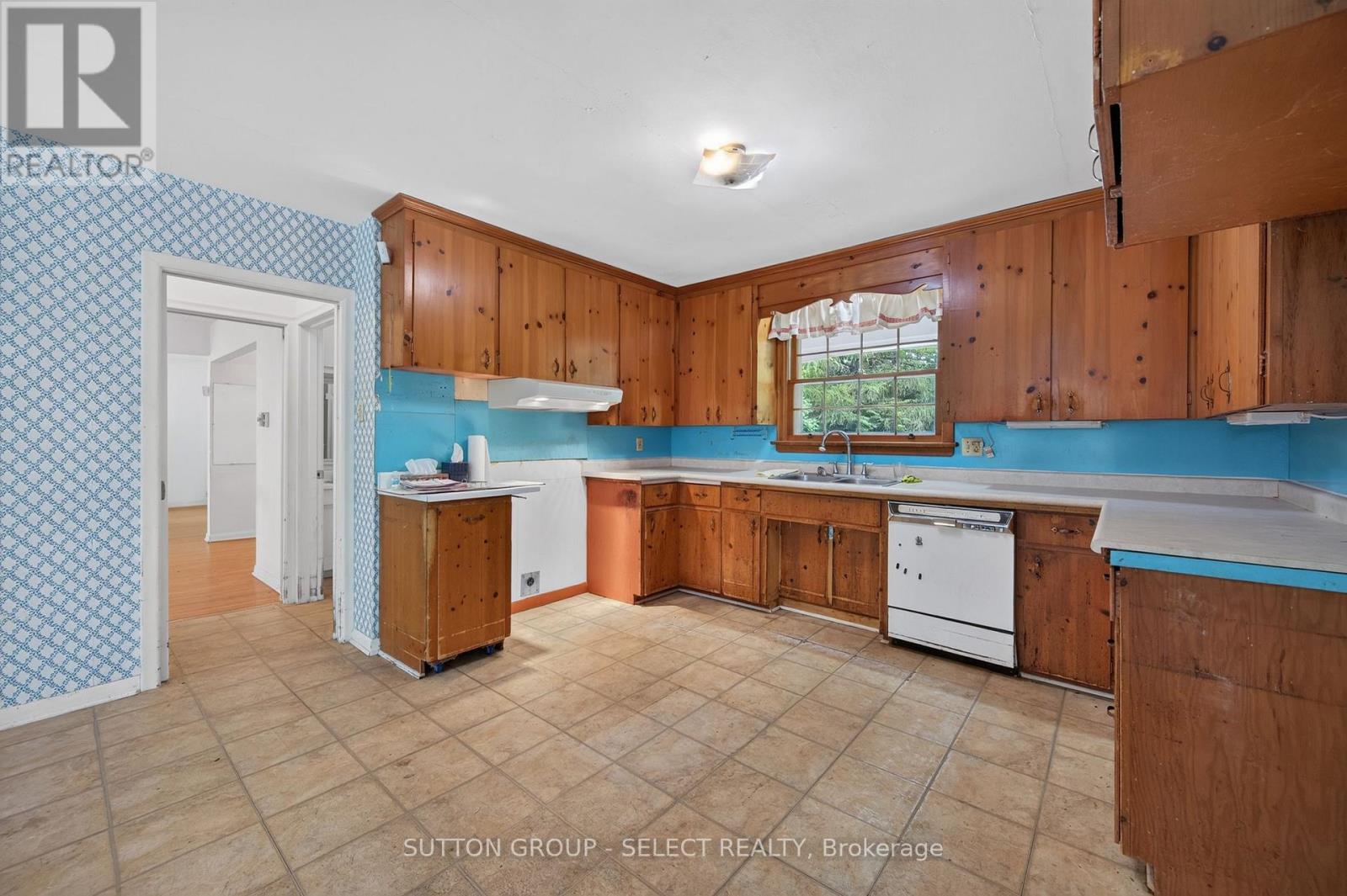850 Commissioners Road W, London South, Ontario  N6K 1C2 - Photo 18 - X13683182