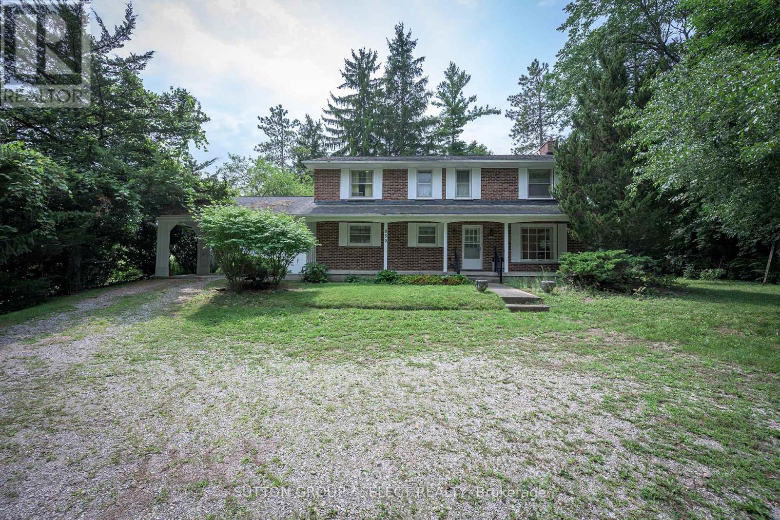 850 Commissioners Road W, London South, Ontario  N6K 1C2 - Photo 3 - X13683182