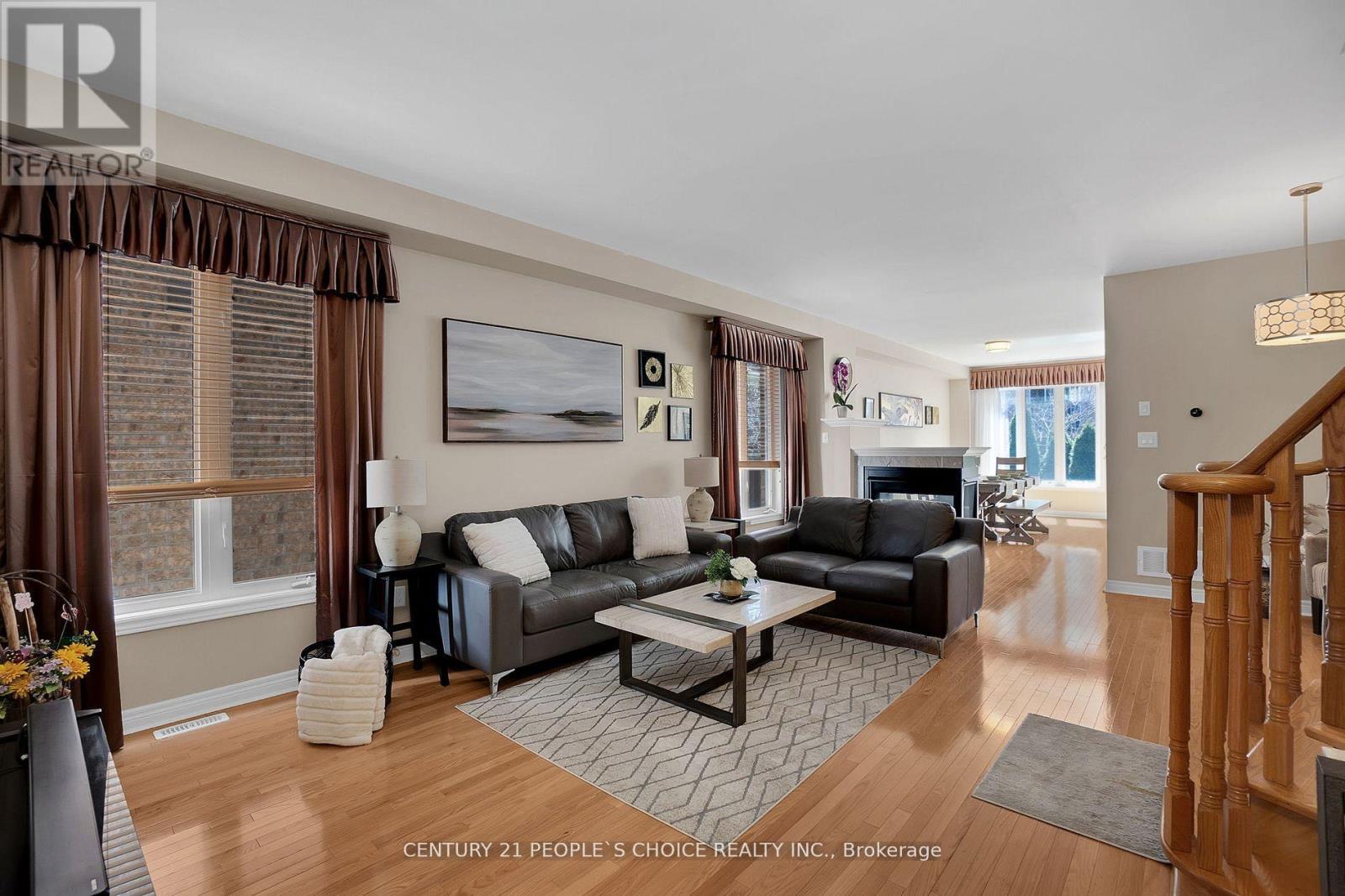 160 Carrier Crescent, Vaughan, Ontario  L6A 0T2 - Photo 3 - N13683178