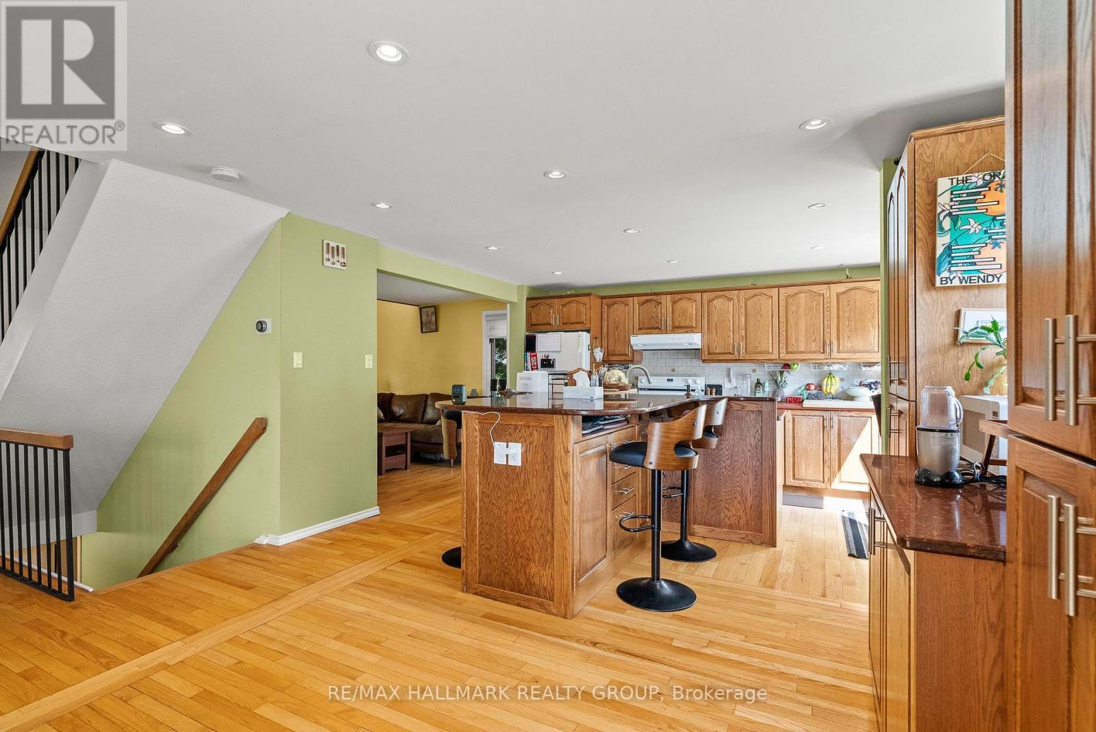 932 Beauclaire Drive, Ottawa, Ontario  K1C 2J3 - Photo 7 - X13683096