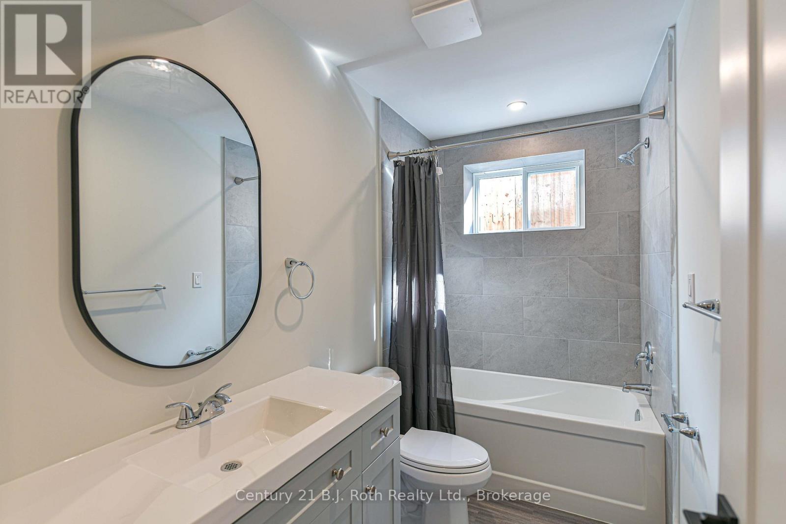 3 (Lower) - 165 Barrie Road, Orillia, Ontario  L3V 2P6 - Photo 18 - S13664902