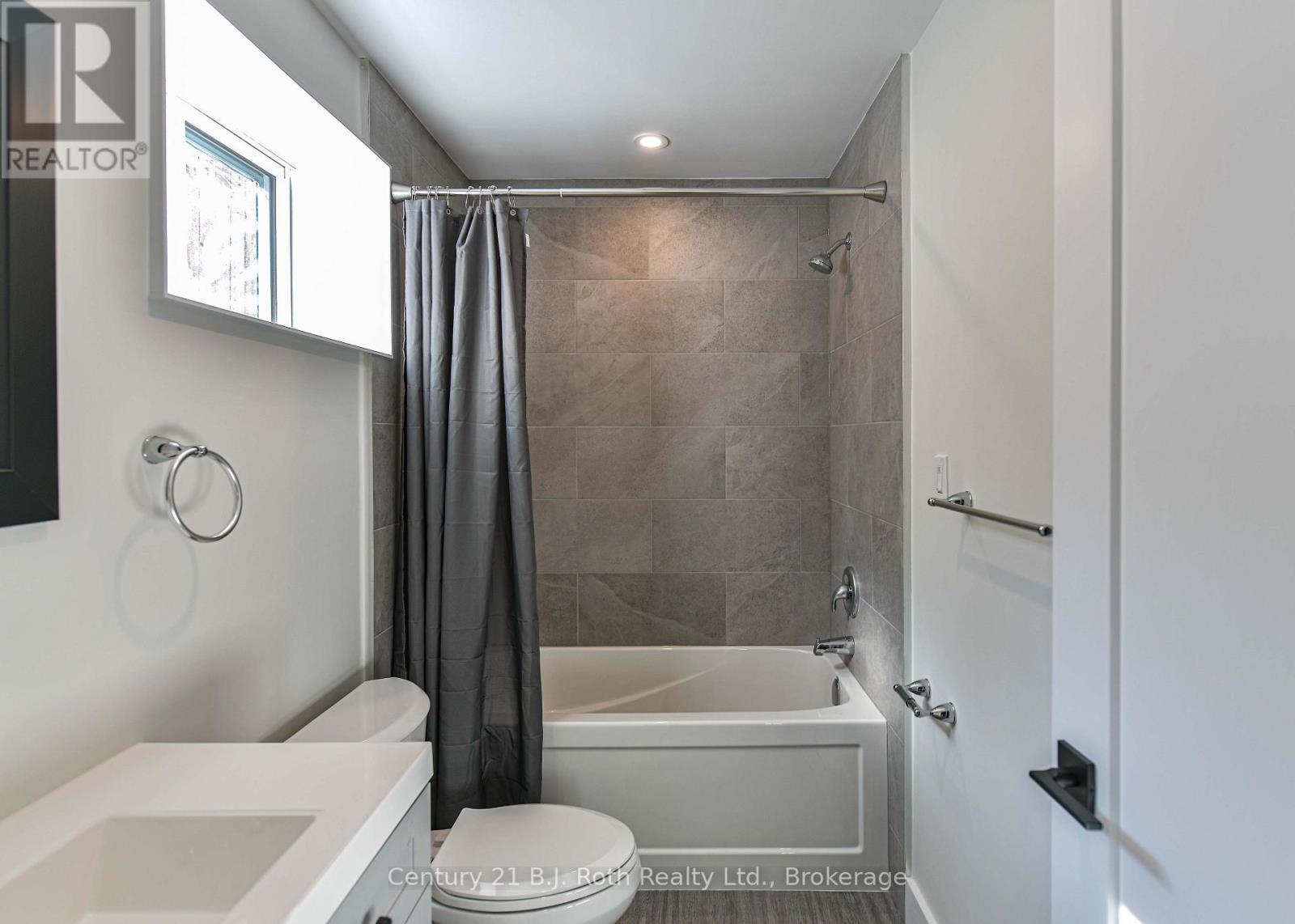 3 (Lower) - 165 Barrie Road, Orillia, Ontario  L3V 2P6 - Photo 28 - S13664902
