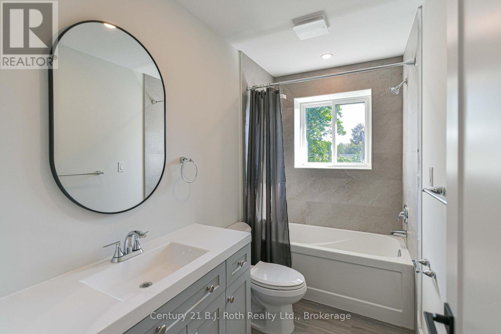 2 (Upper) - 165 Barrie Road, Orillia, Ontario  L3V 2P6 - Photo 18 - S13664904